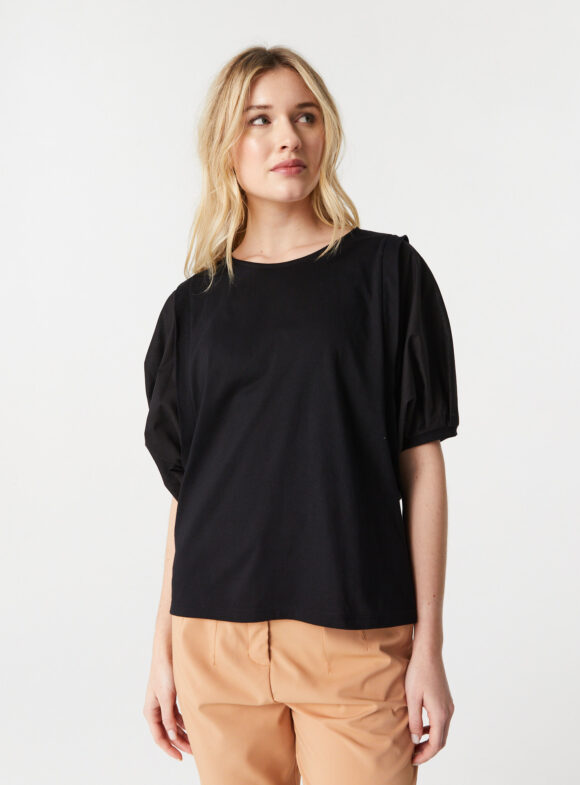 Remera Lihue Calel