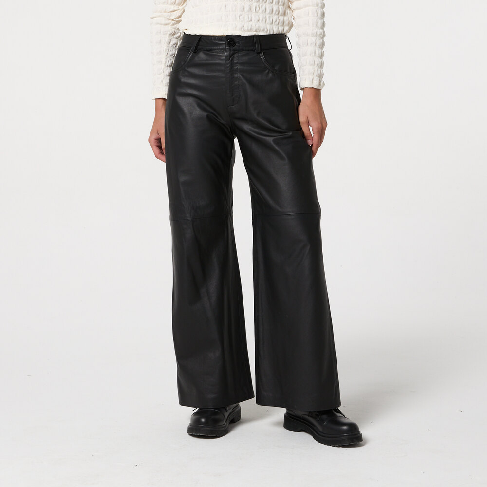 Pantalón Muna Cuero - Imagen 2