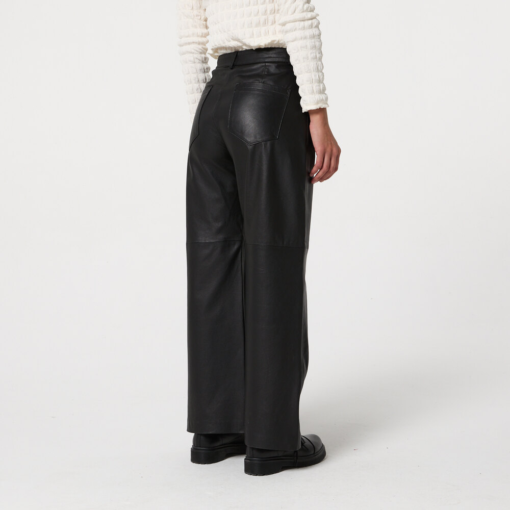 Pantalón Muna Cuero - Imagen 3